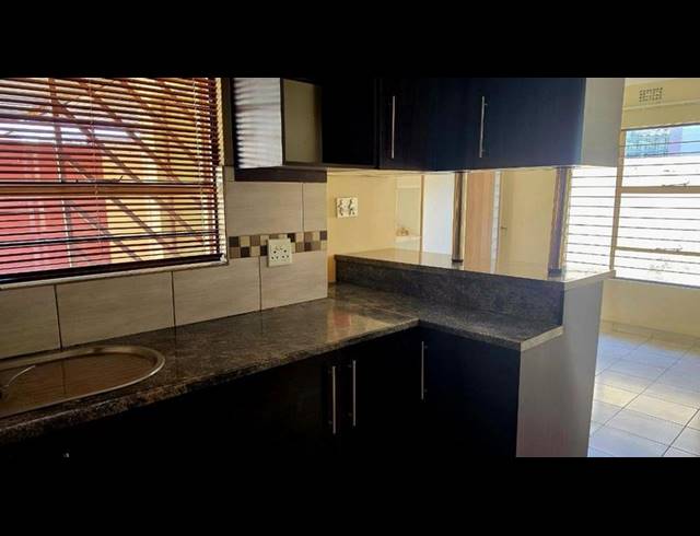 3 BEDROOM HOUSE FOR SALE IN RIVERSIDE VIEW EXT 35